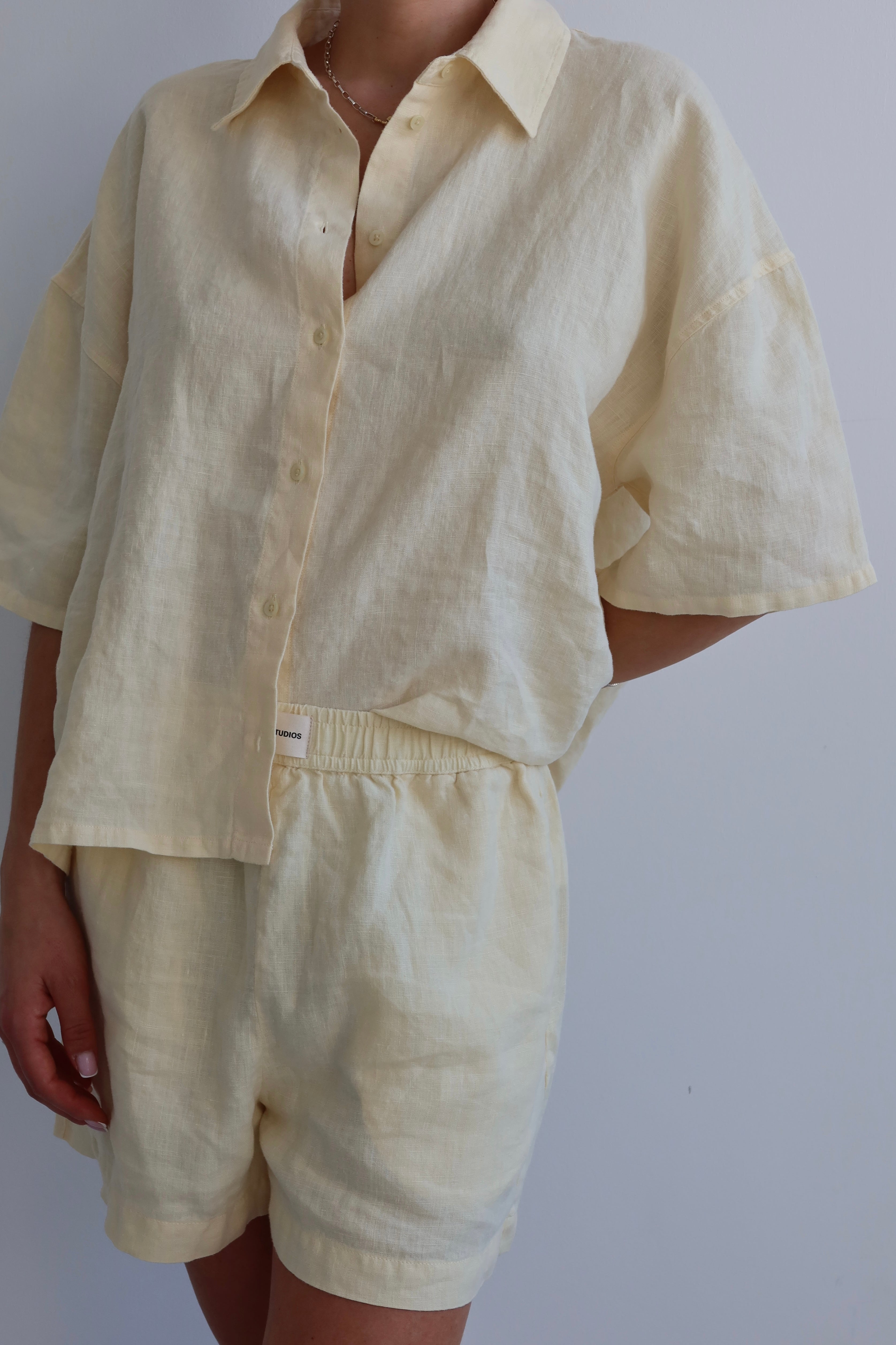 SOHO STUDIOS FILIPA LINEN SHORTS butter yellow