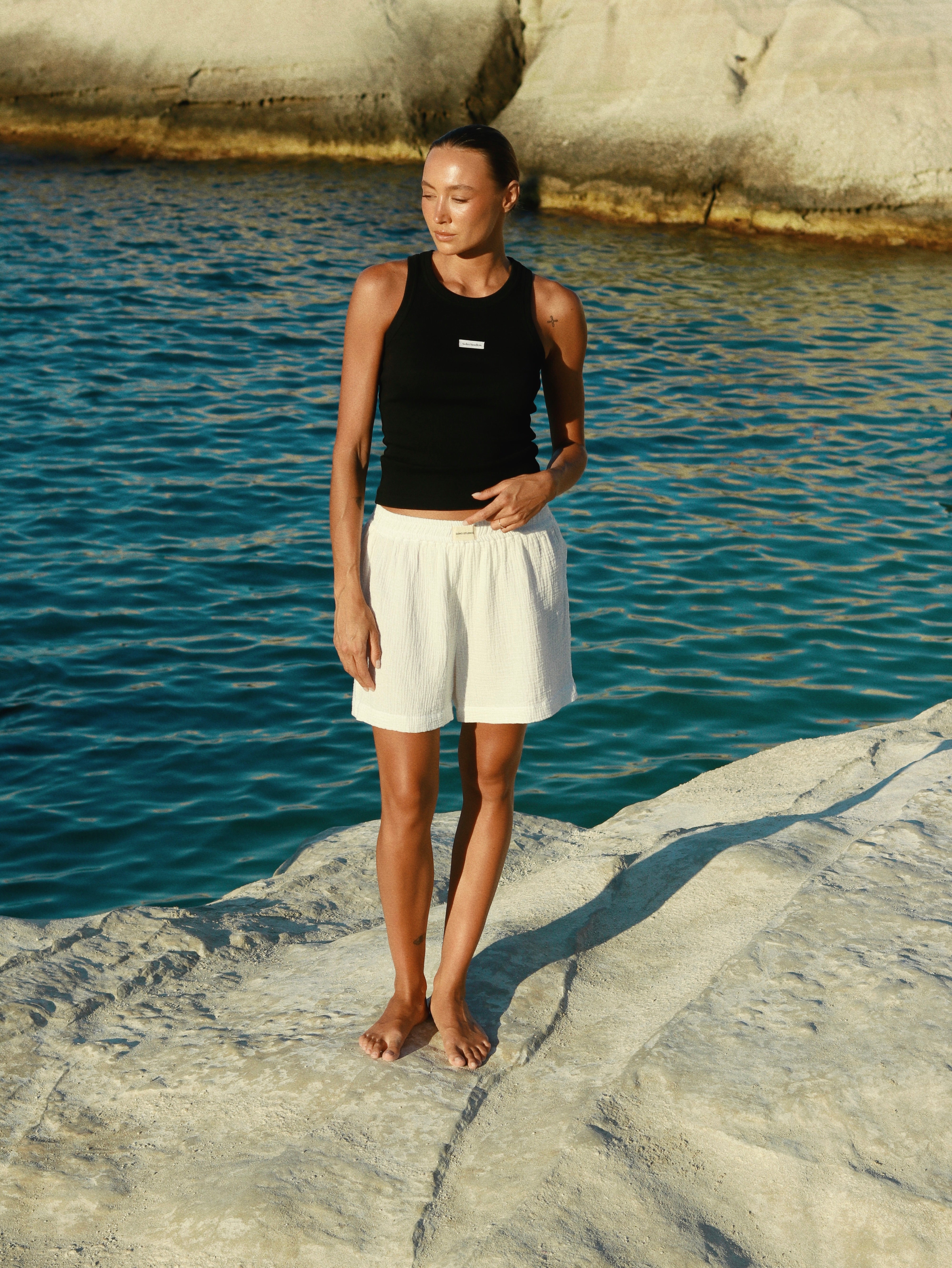 FILIPA MUSSELIN SHORTS white