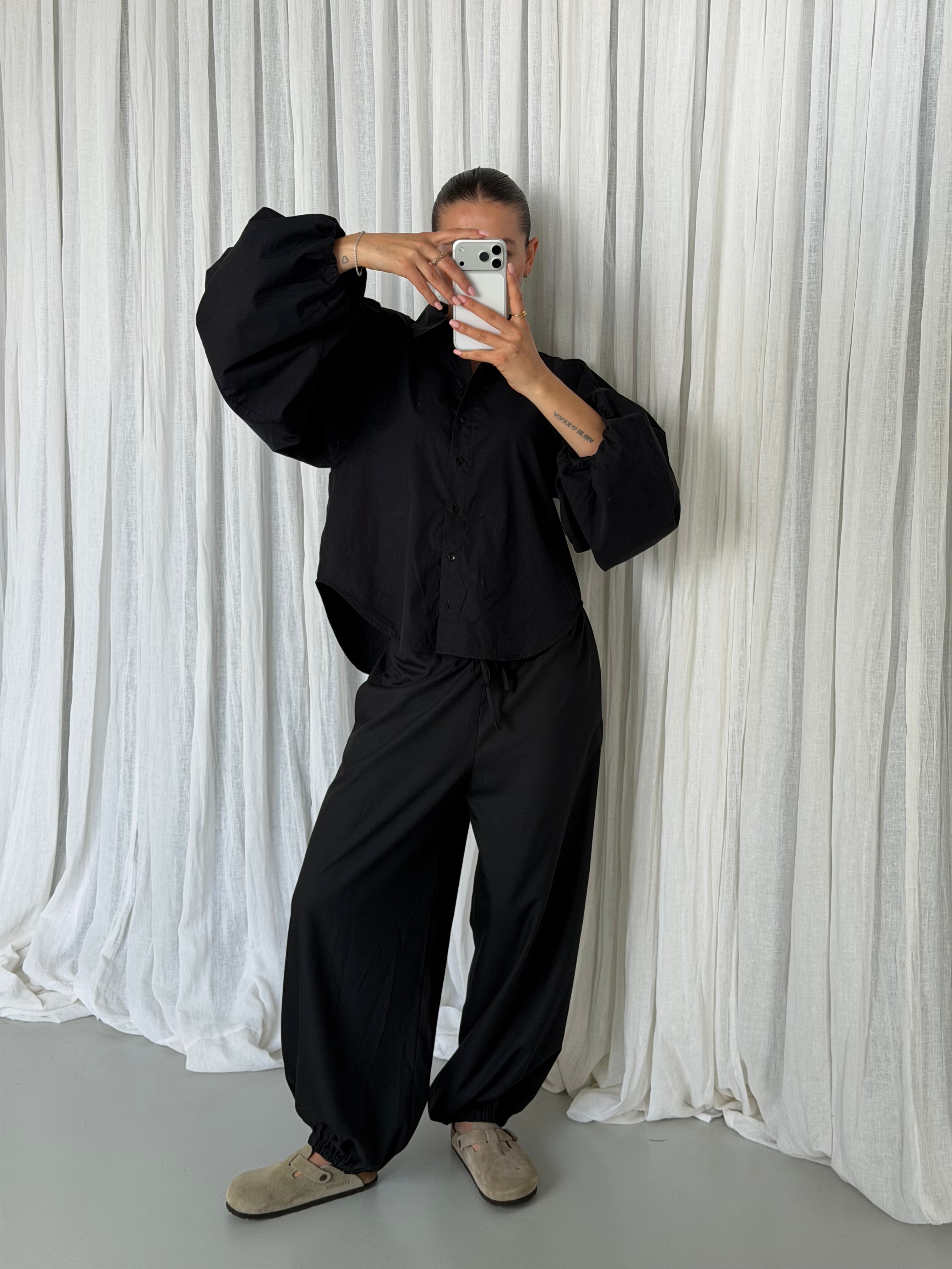 SOHO STUDIOS NOEMI VOLUME BLOUSE black