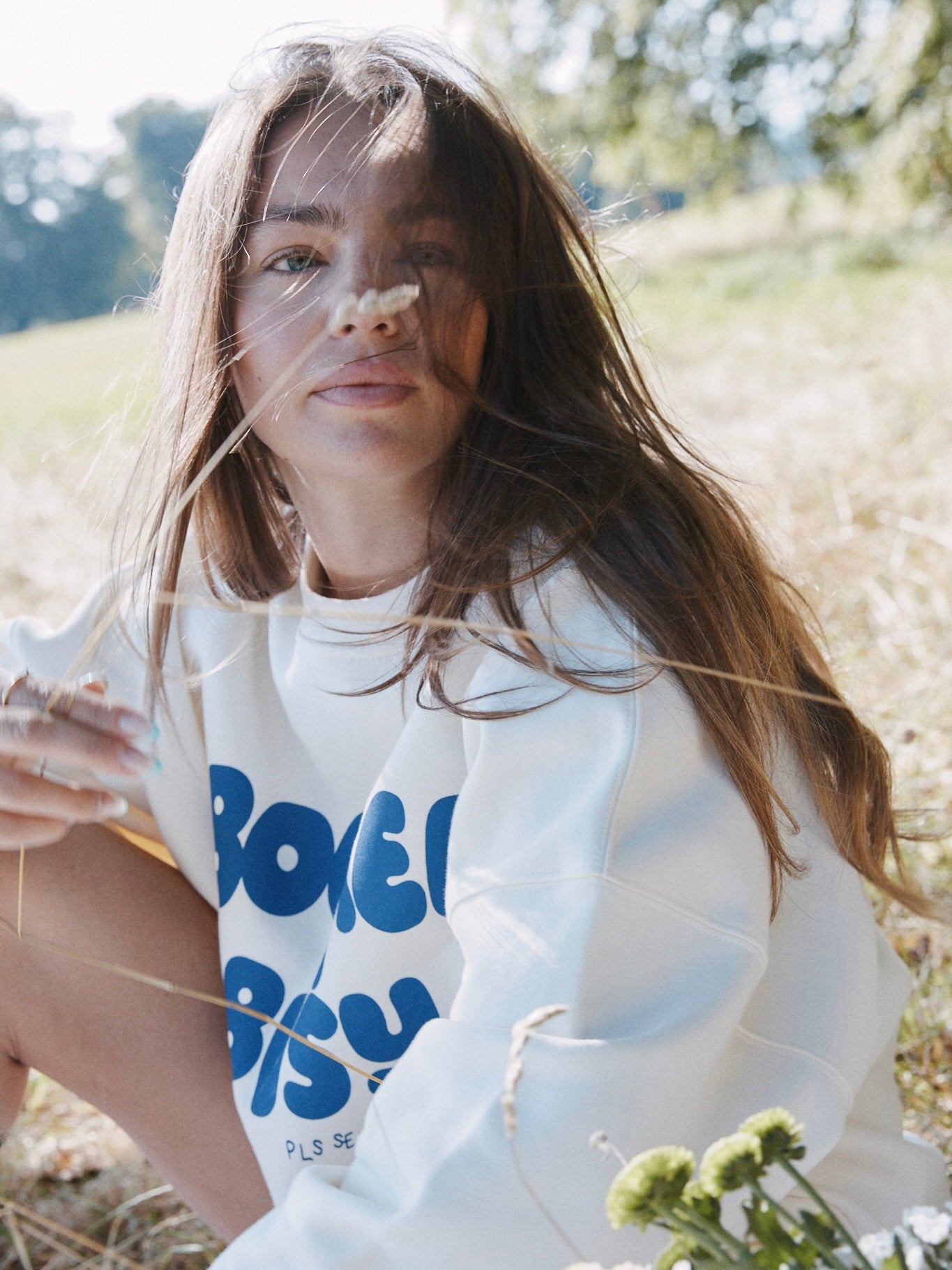SEND HELP SWEATSHIRT OFF WHITE