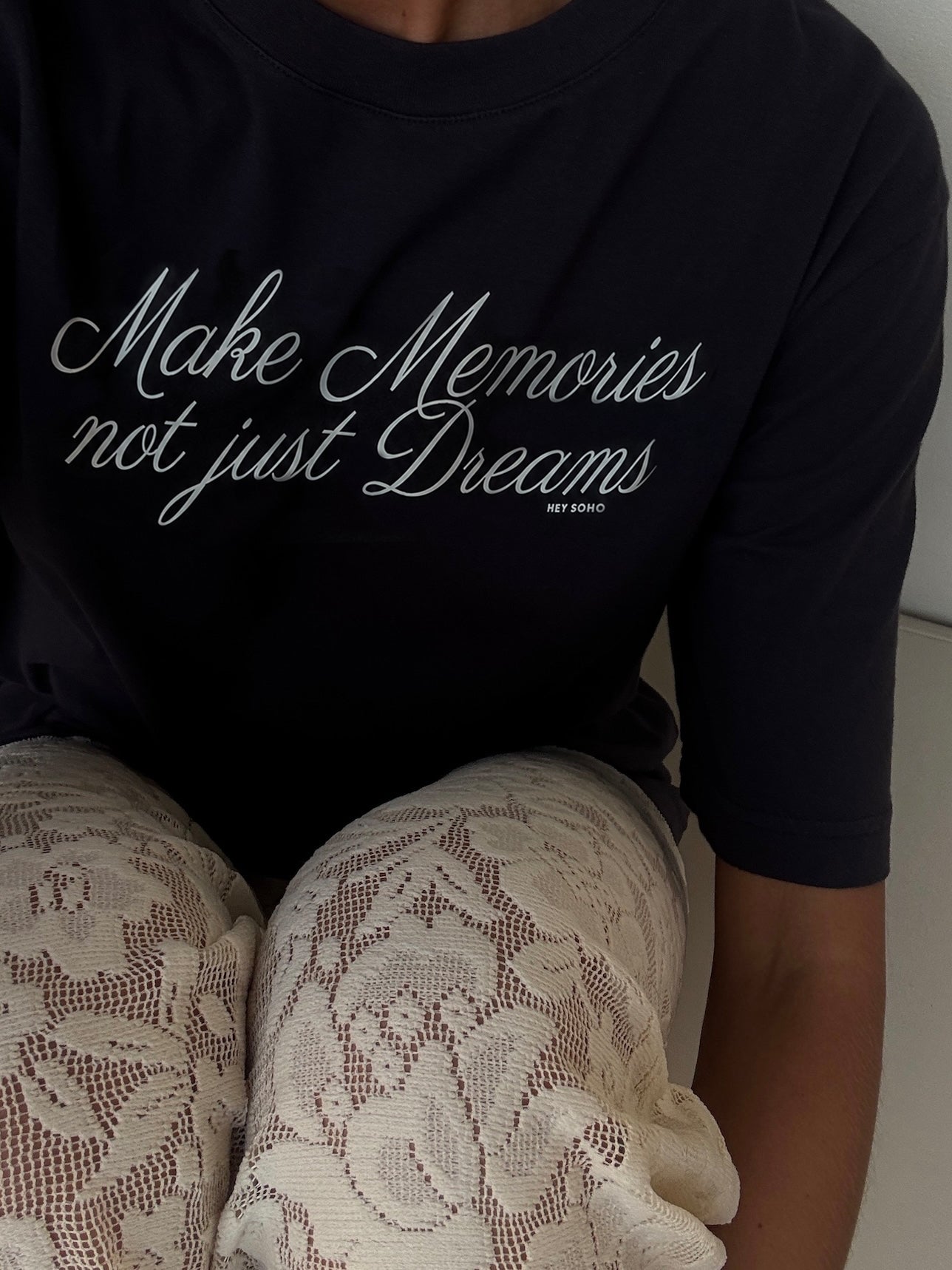 MAKE MEMORIES T-SHIRT NAVY