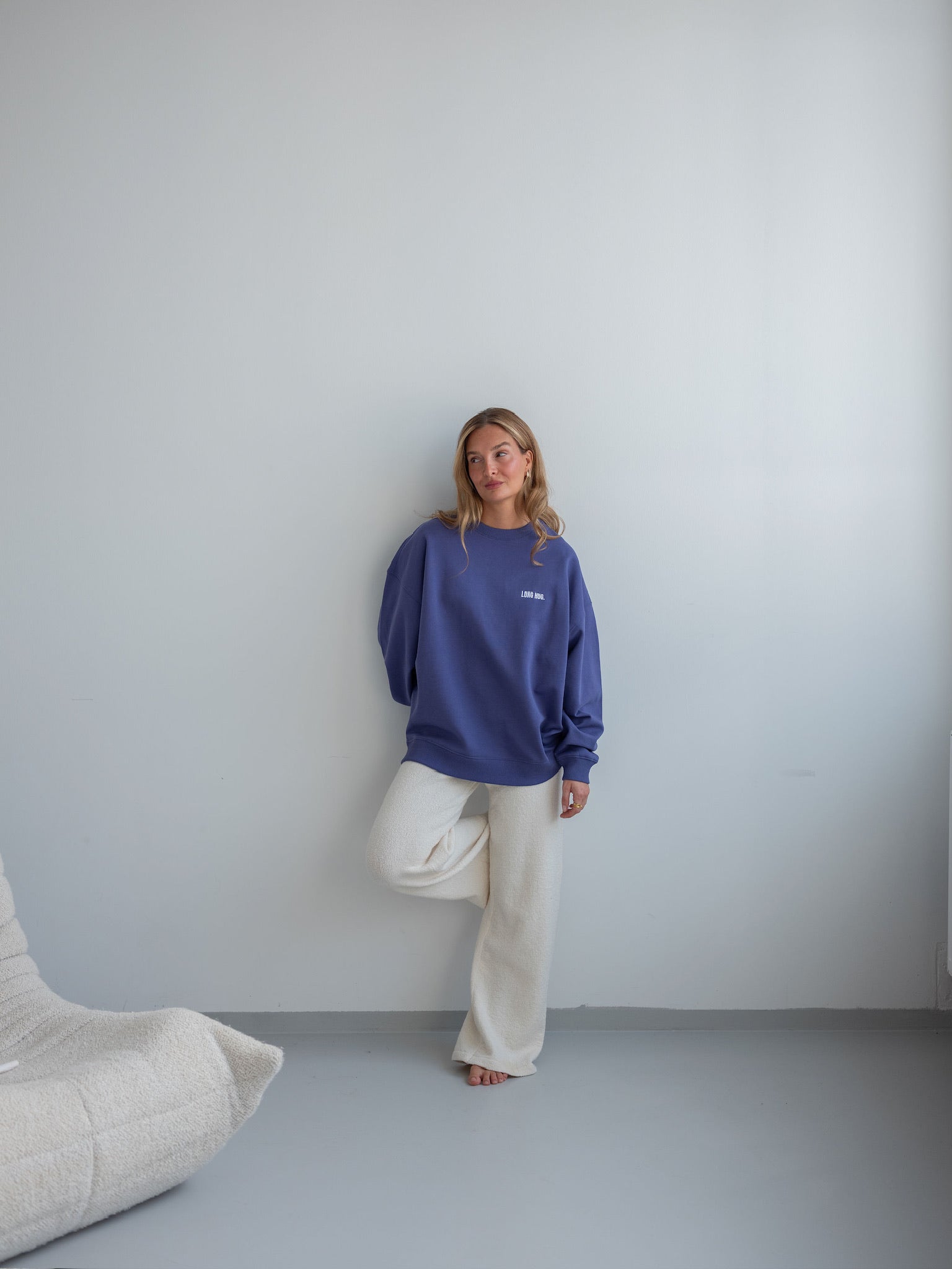 LONG HUG Sweater