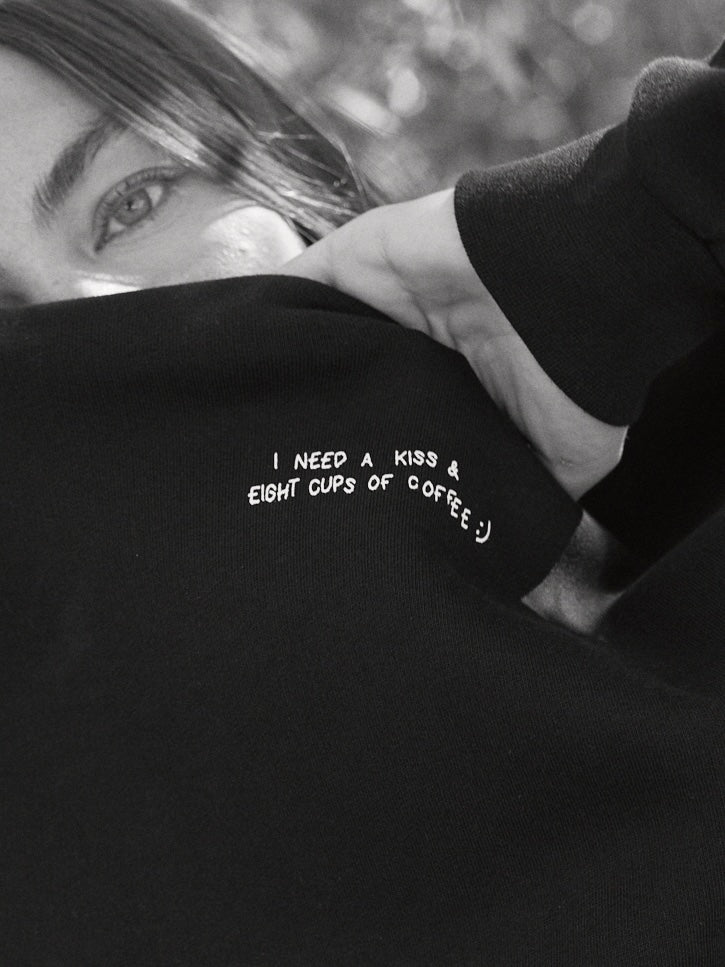 KISS & COFFEE SWEATSHIRT BLACK