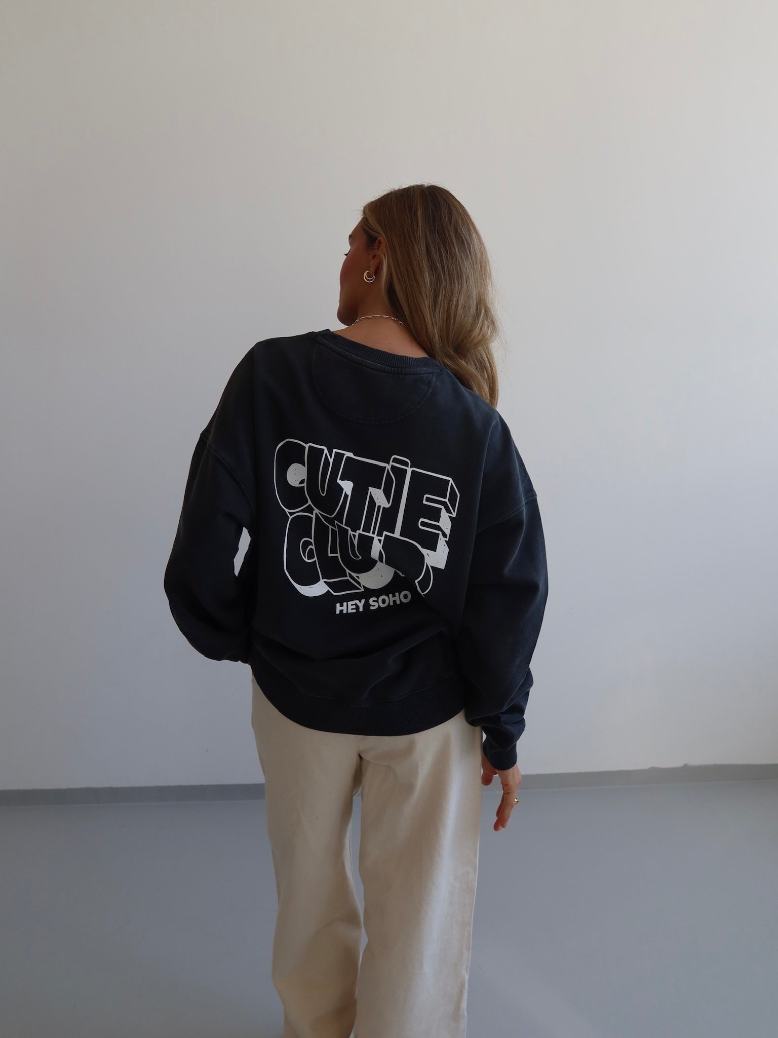 CUTIE CLUB Sweater