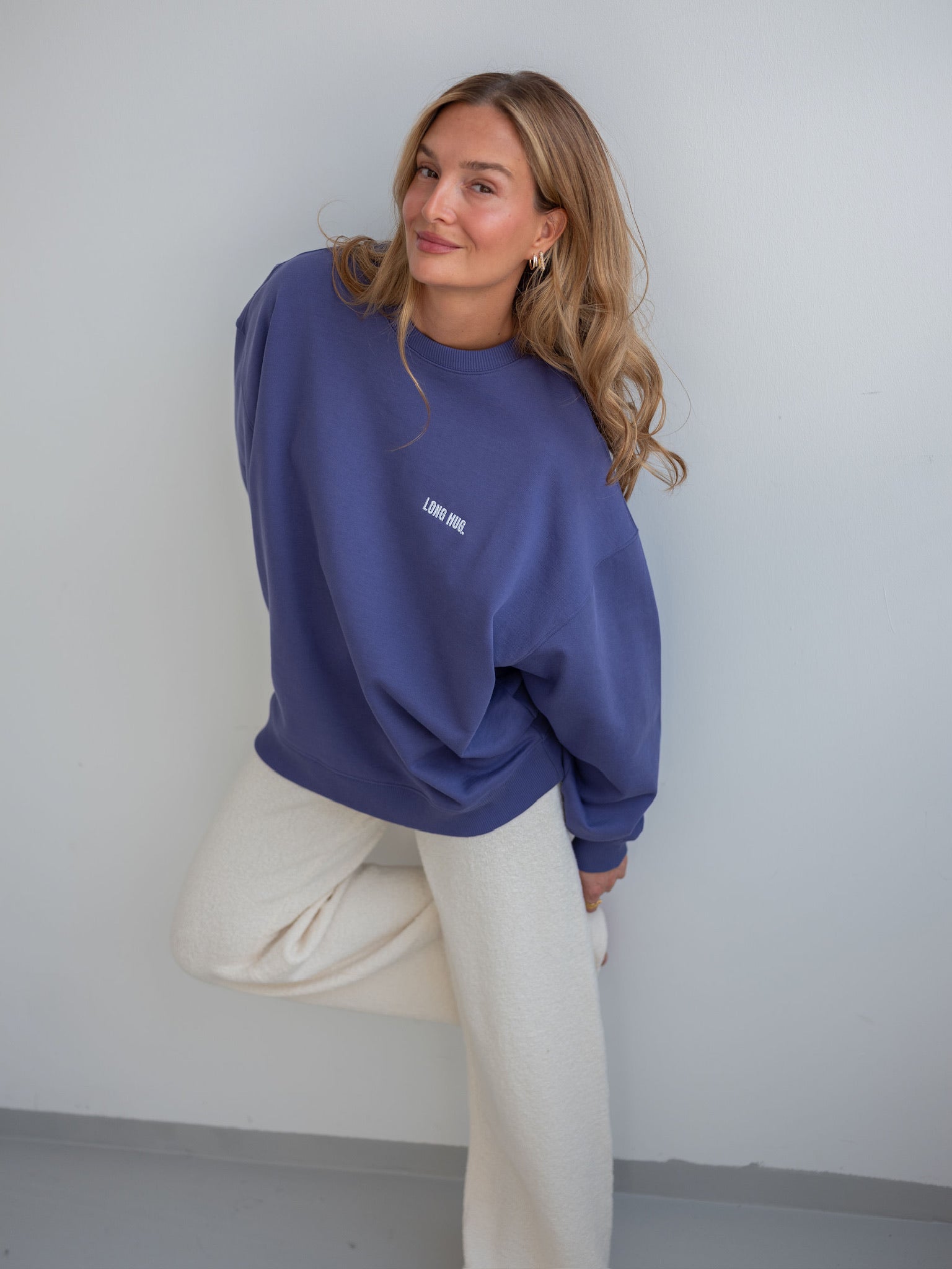 LONG HUG Sweater
