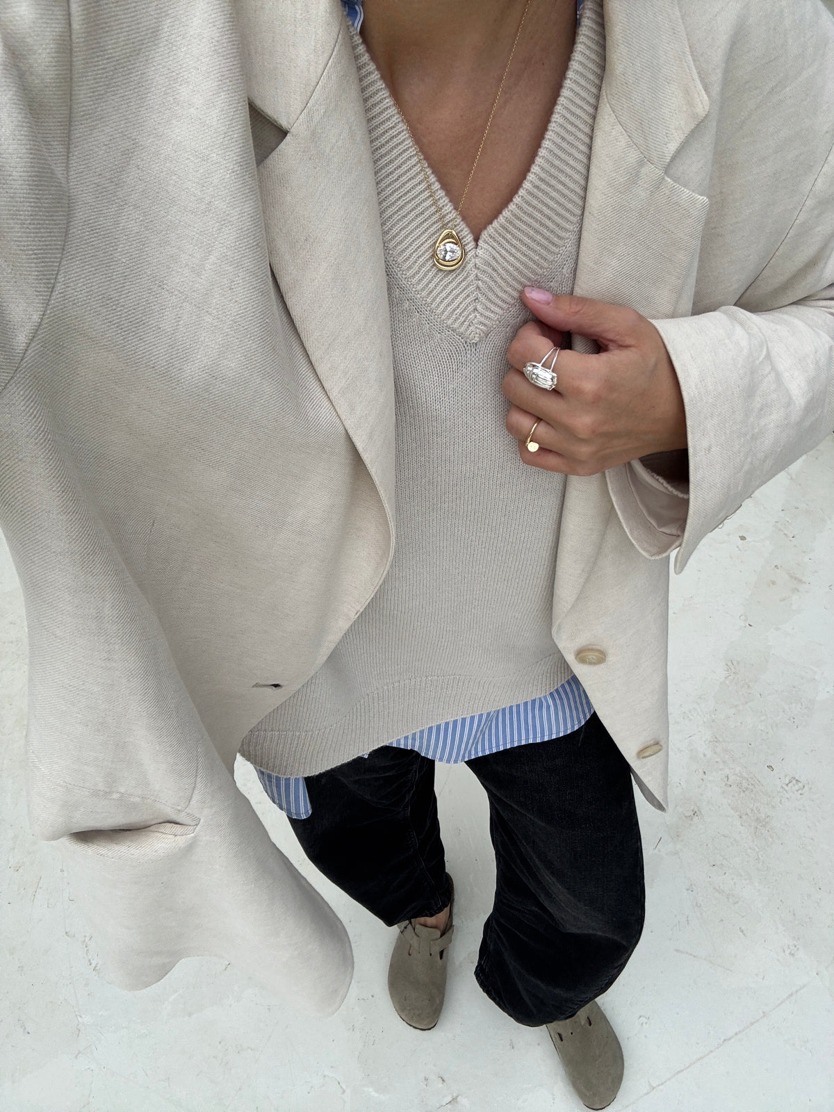 FENJA V-NECK CREME