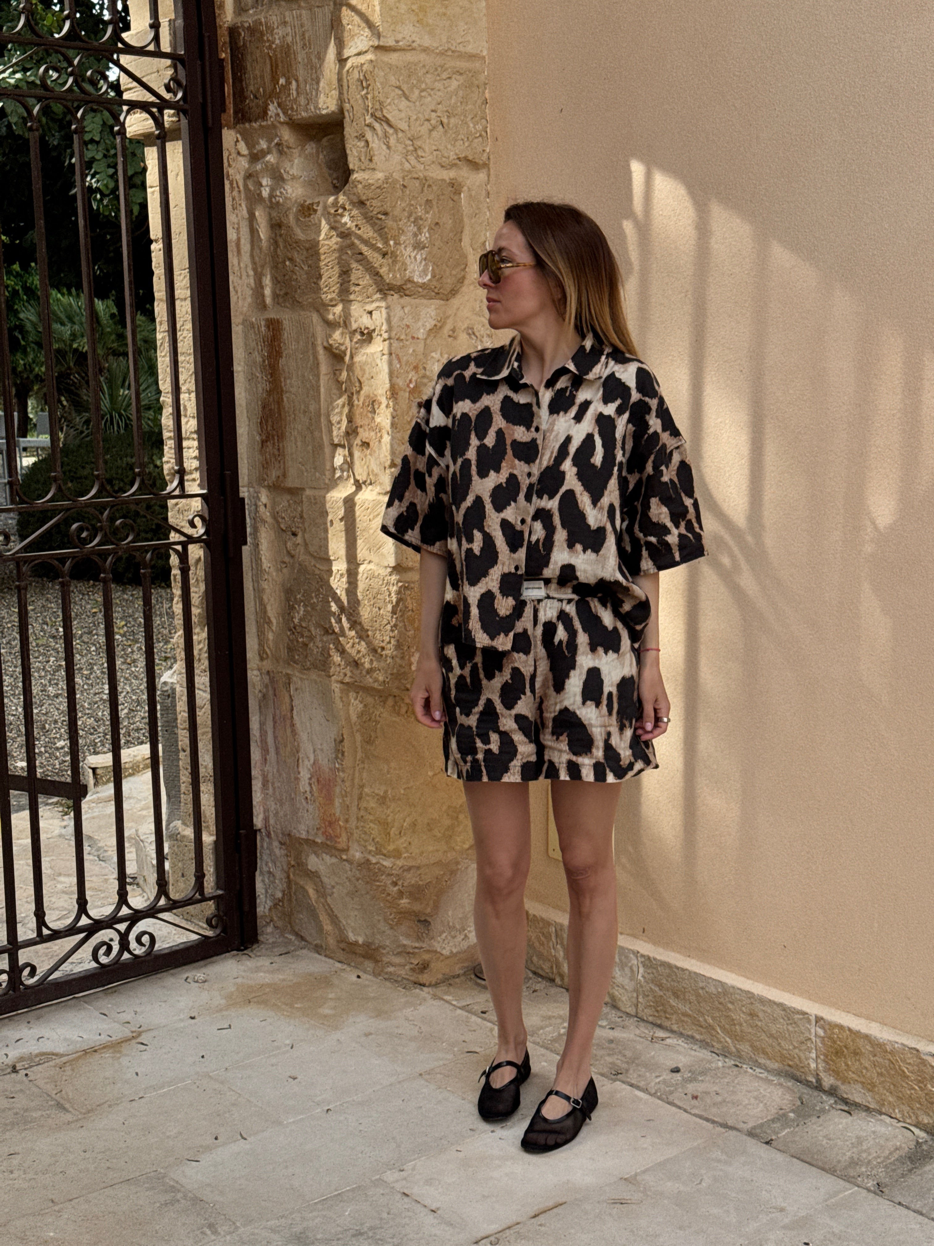 SOHO STUDIOS TONI LEO LINEN BLOUSE