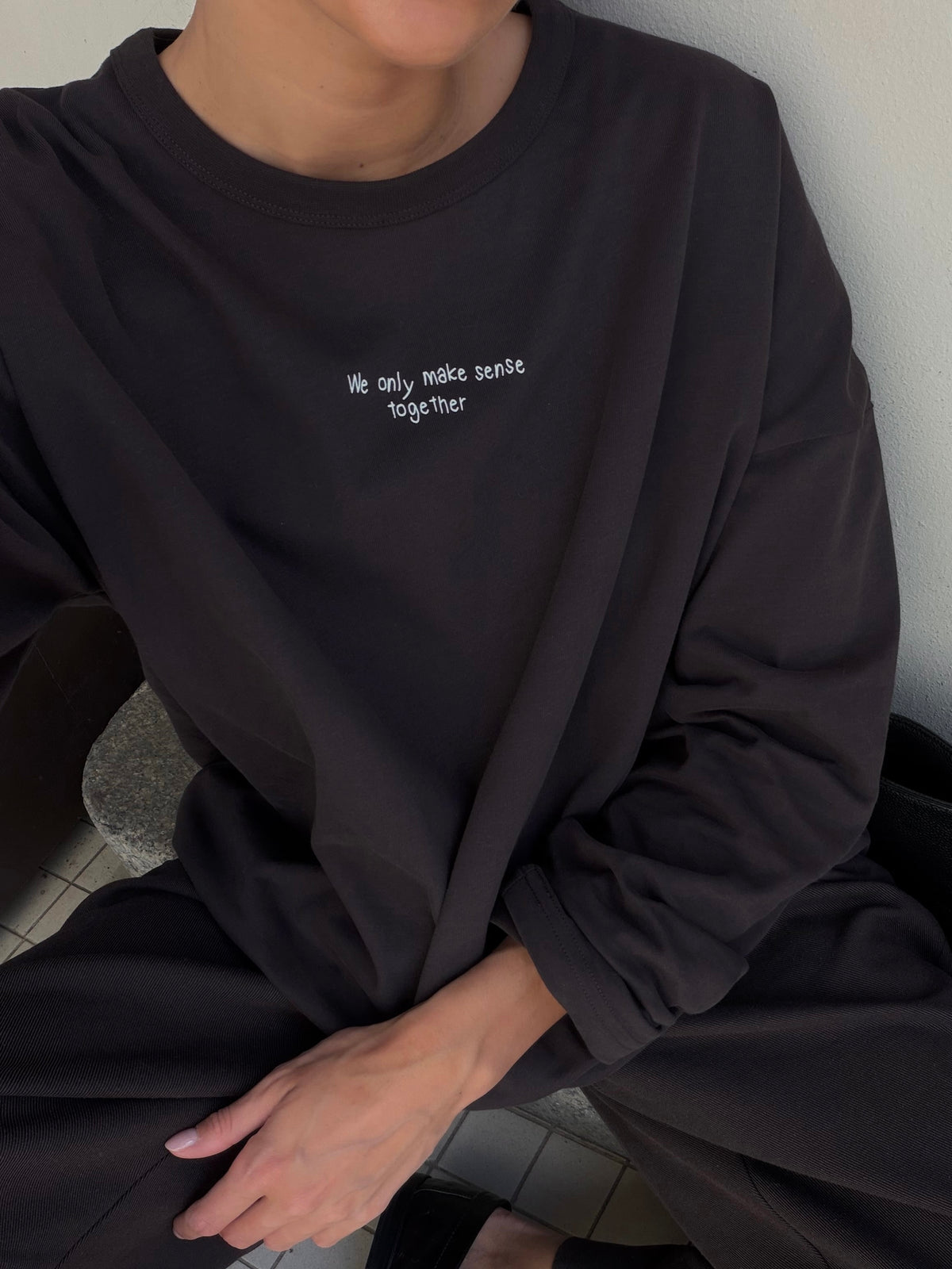 MAKE SENSE TOGETHER LONGSLEEVE COFFEE BEAN I OFFWHITE
