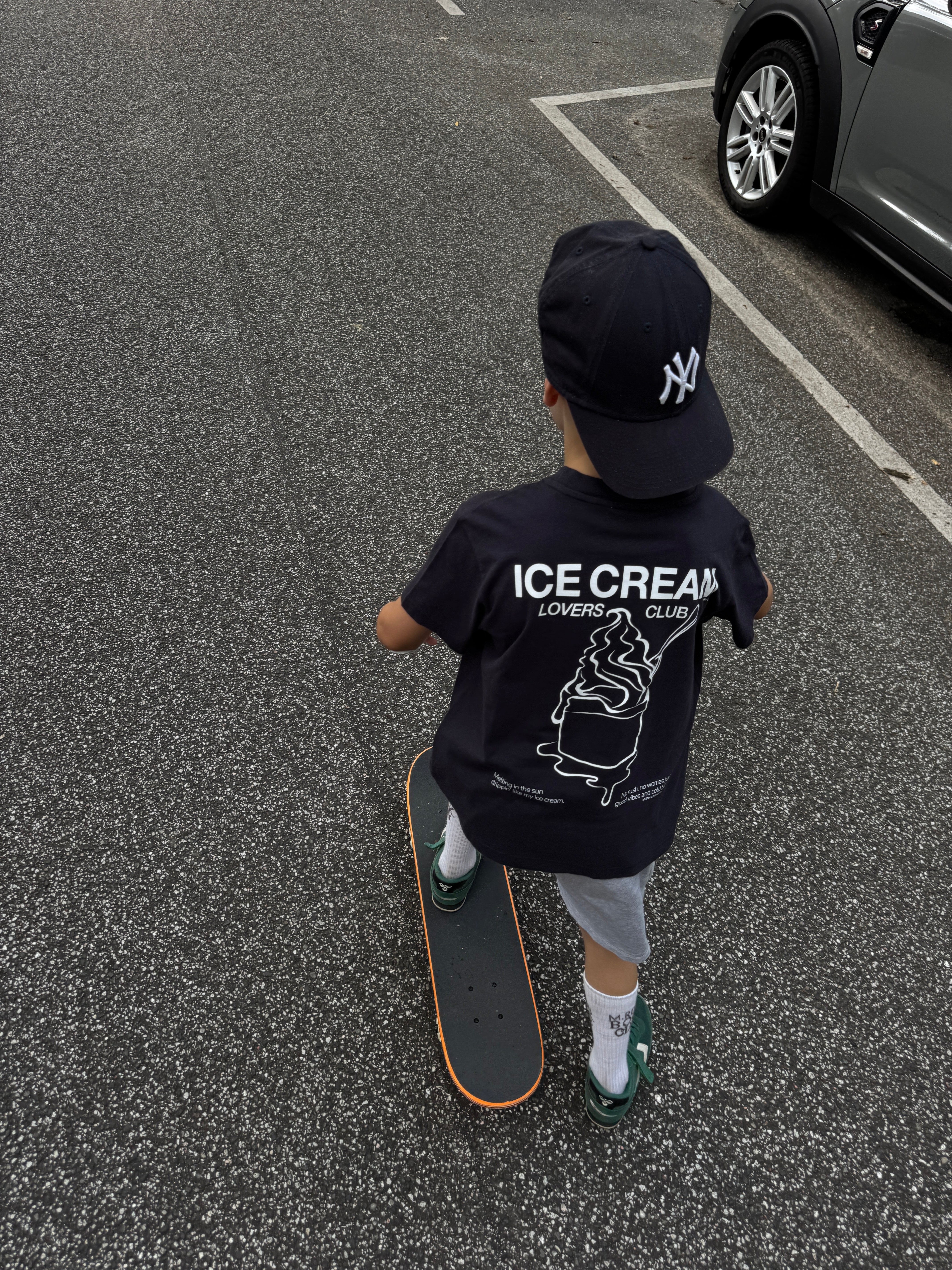 ICE CREAM LOVER Kids T-Shirt (fällt eine Nummer kleiner aus)