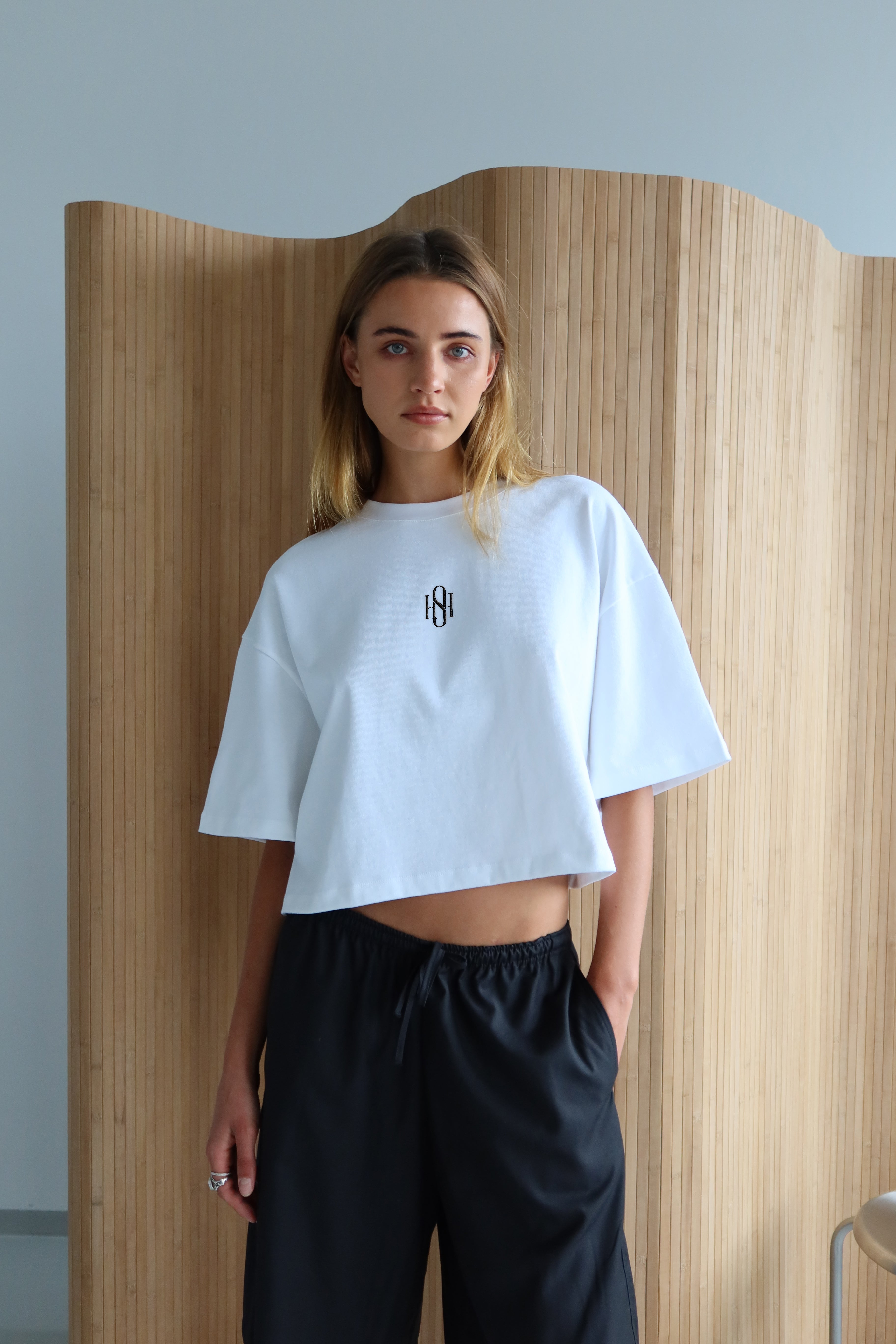 SOHO STUDIOS CROPPED T-SHIRT offwhite (EMBROIDERY)