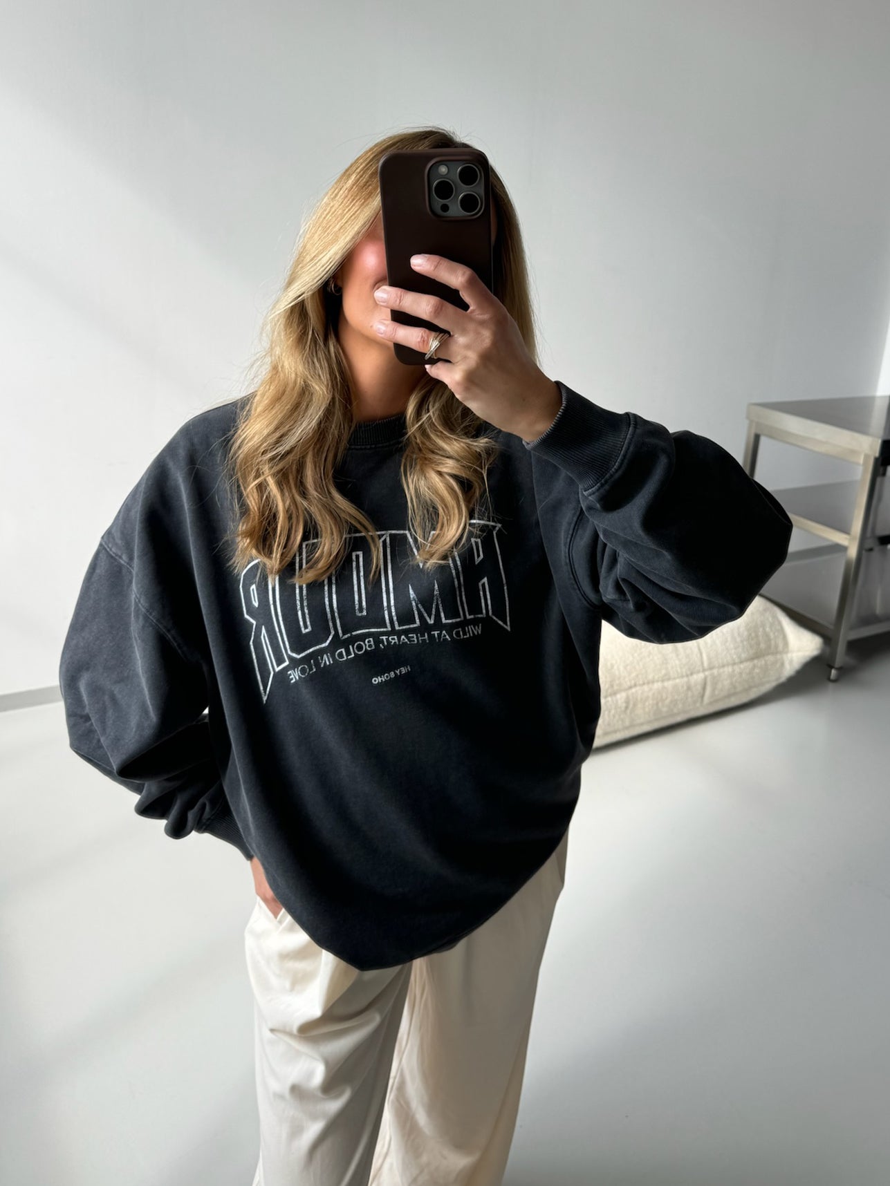 AMOUR Sweater