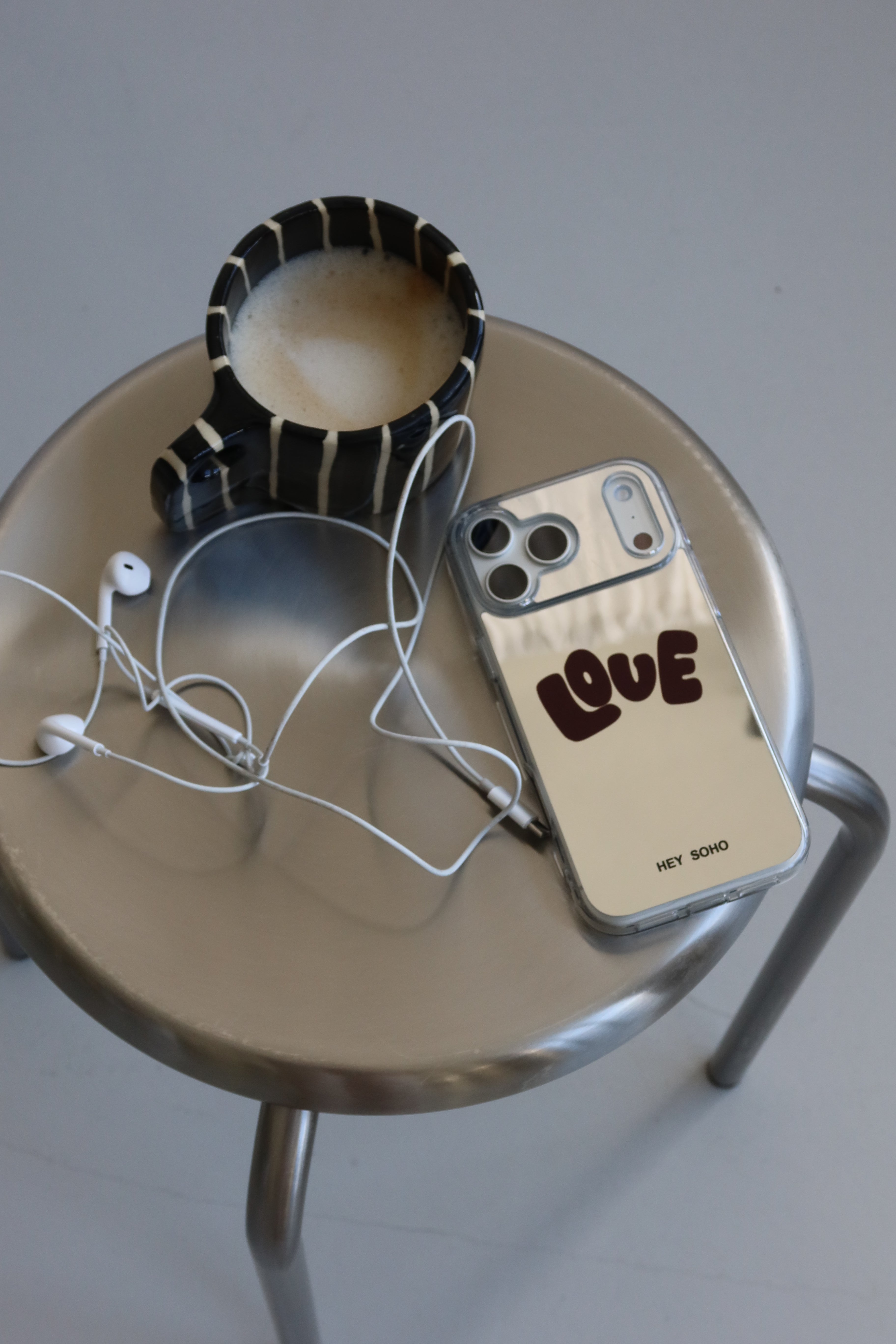 HEY SOHO LOVE Handyhülle braun