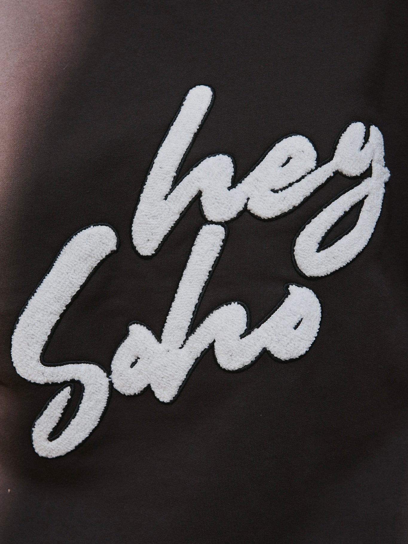 HEY SOHO APPLIKATION SWEATSHIRT COFFEE BEAN