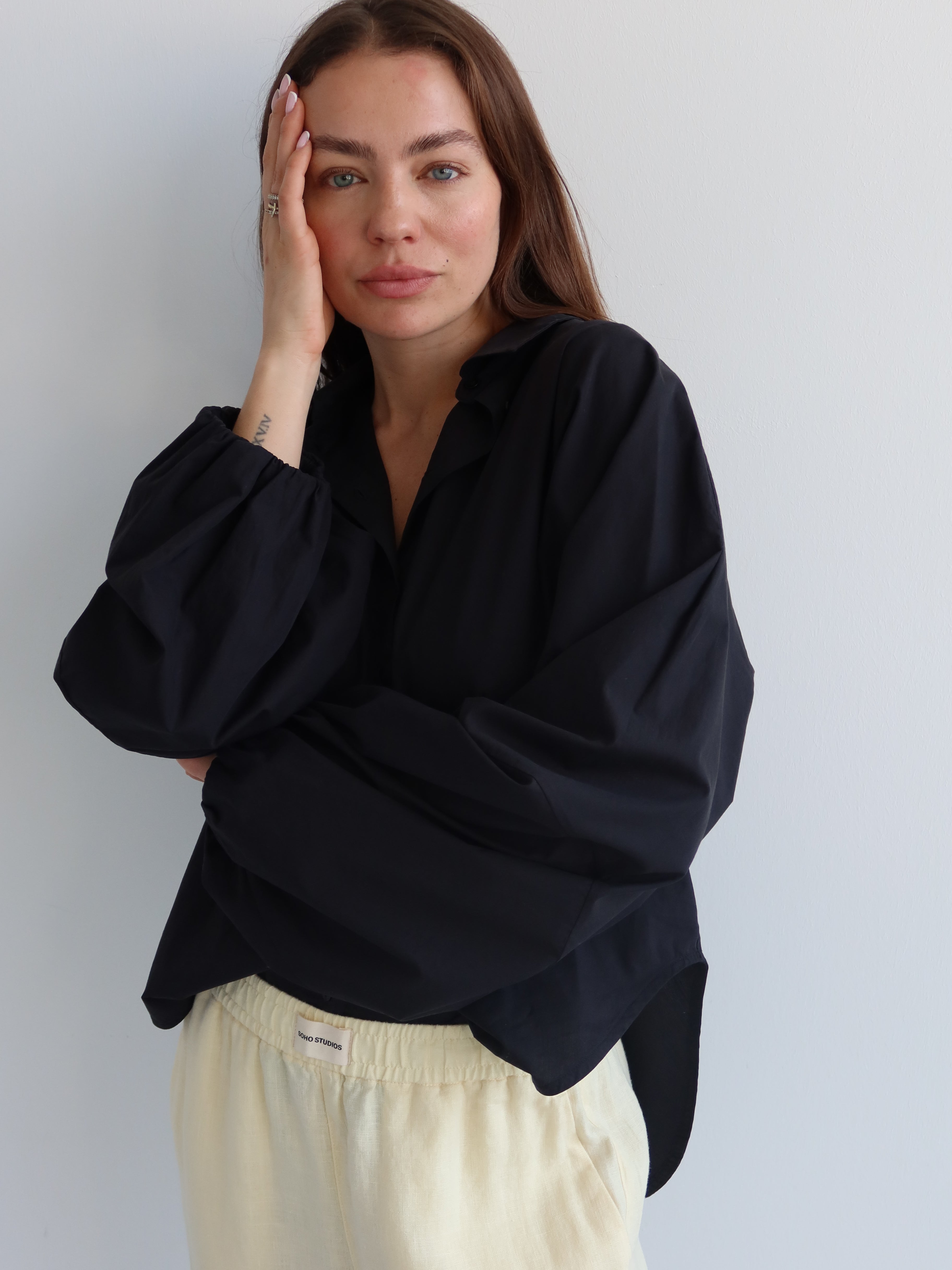 SOHO STUDIOS NOEMI VOLUME BLOUSE black