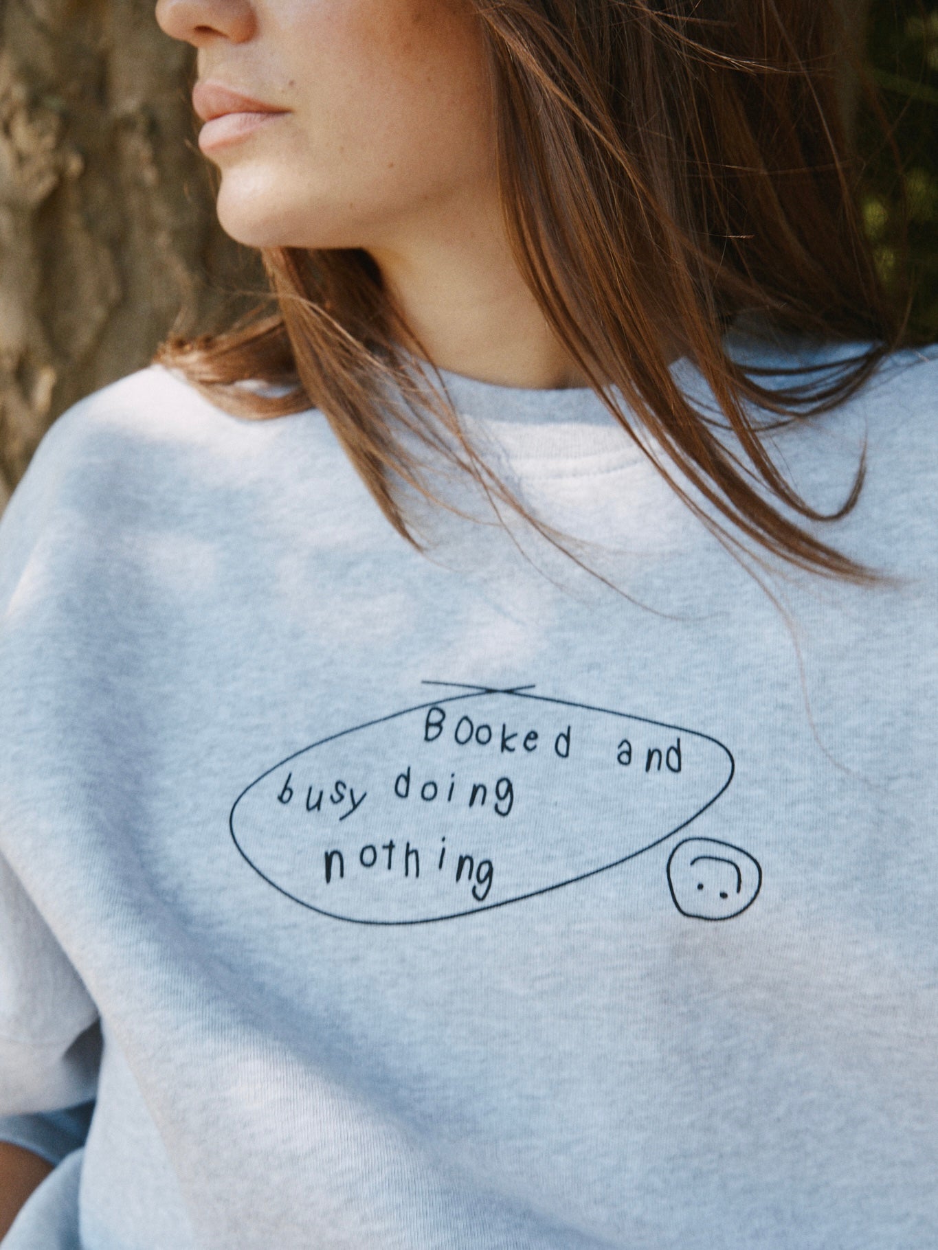 BOOKED & BUSY SWEATSHIRT LT GREY MELANGE