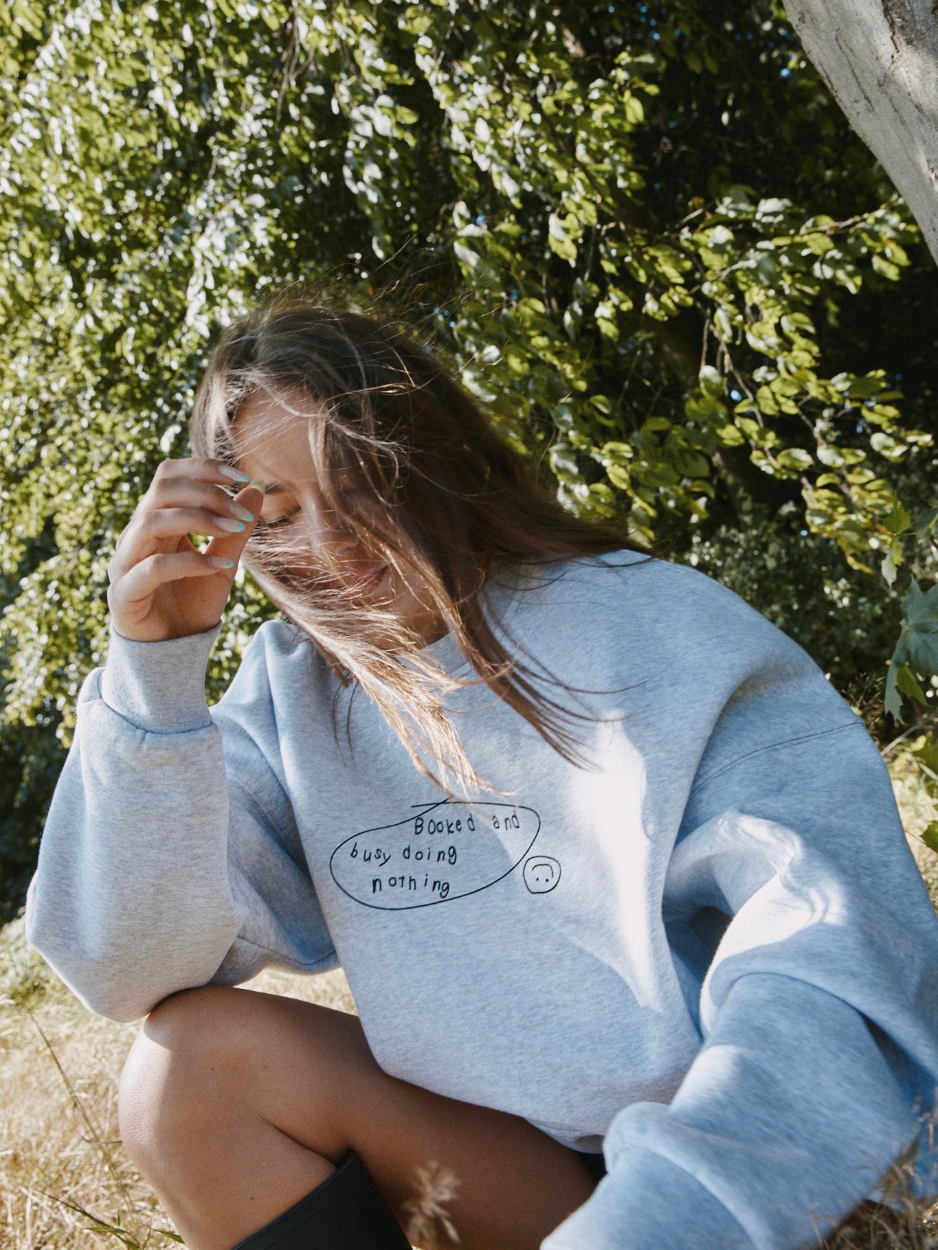 BOOKED & BUSY SWEATSHIRT LT GREY MELANGE