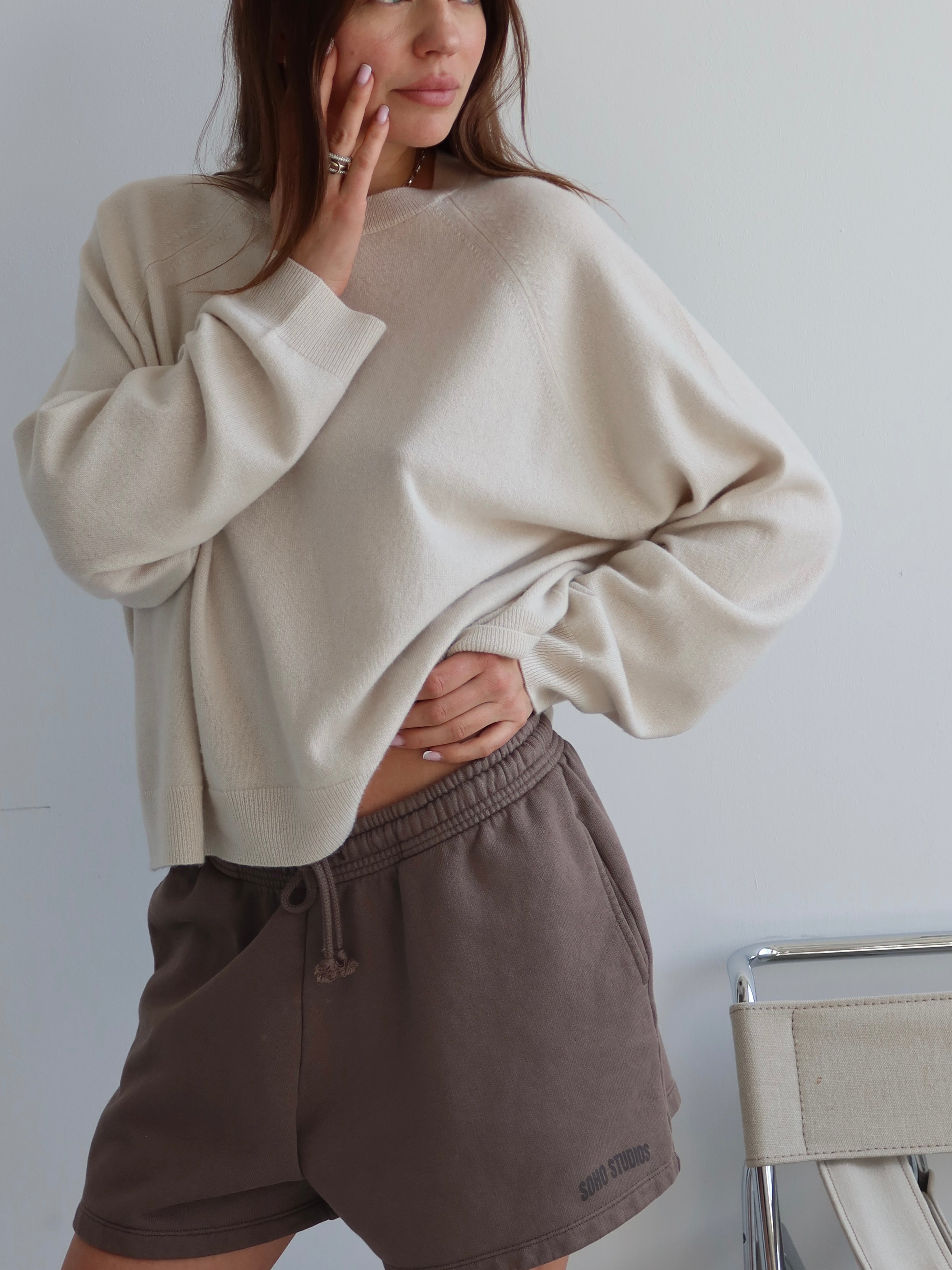 ANNA CREWNECK oatmilk