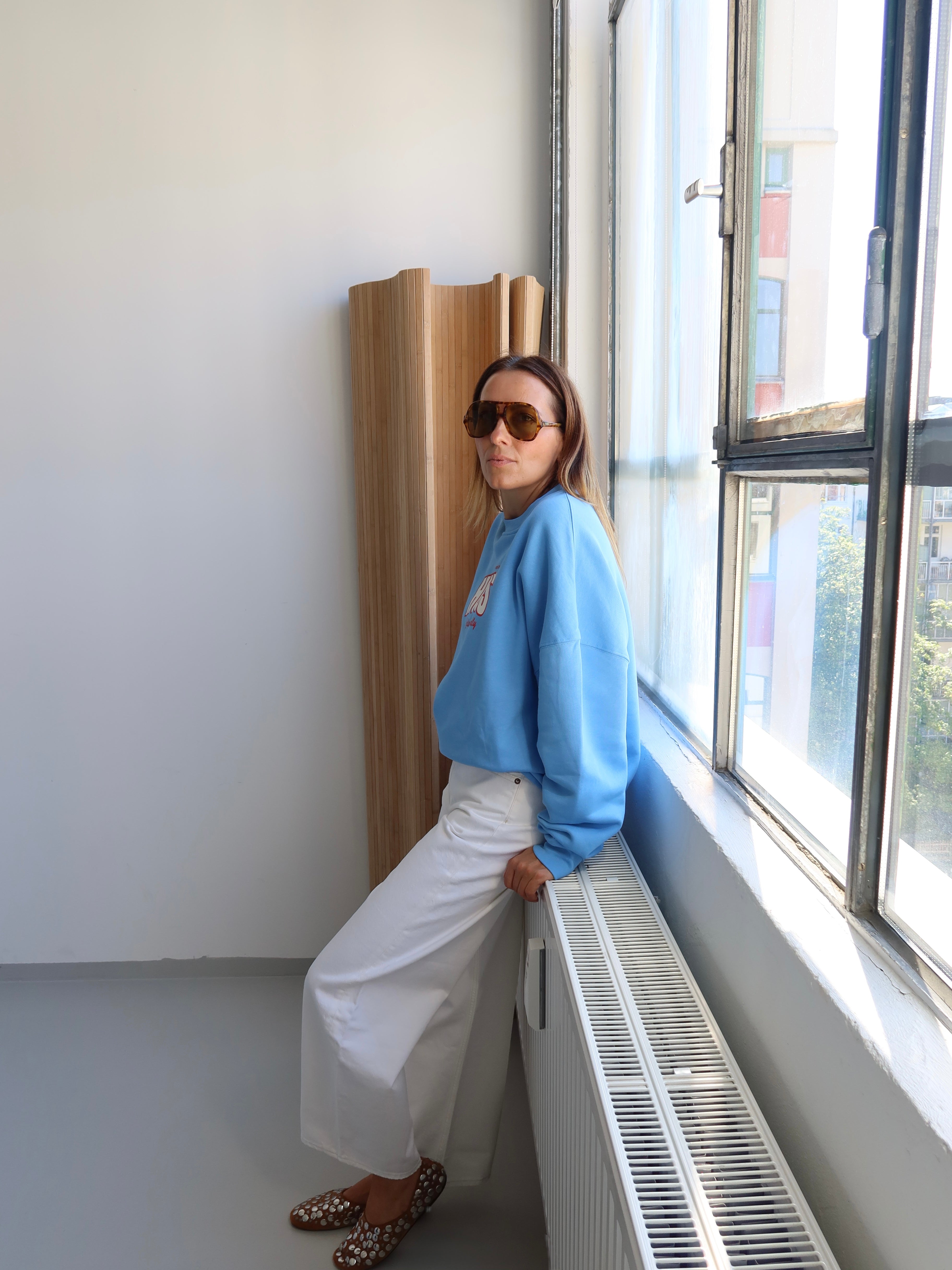 HUGS SWEATSHIRT POOL BLUE