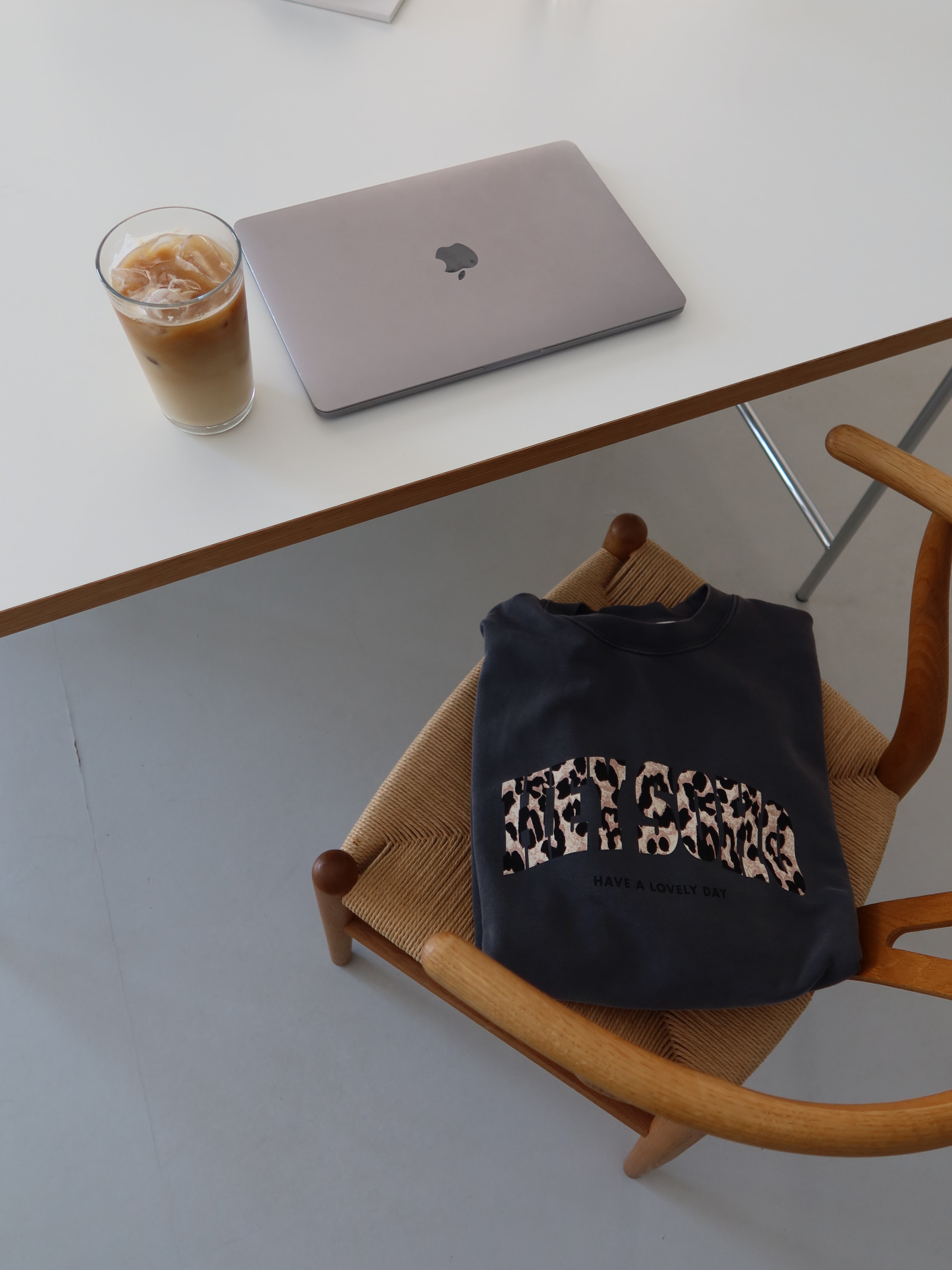LEO SWEATSHIRT WASHED BLACK I LEO