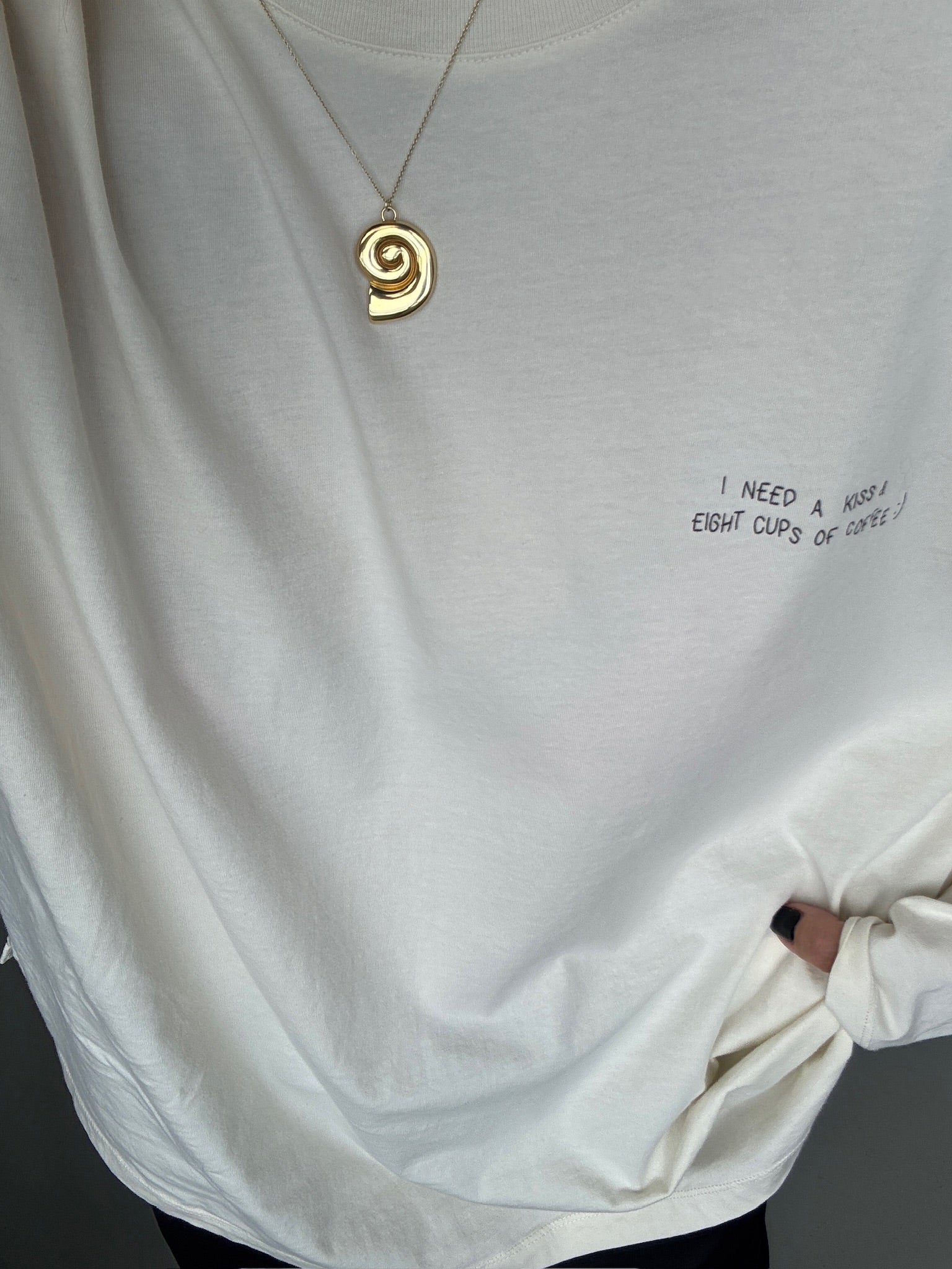 KISS & COFFEE LONGSLEEVE OFF WHITE