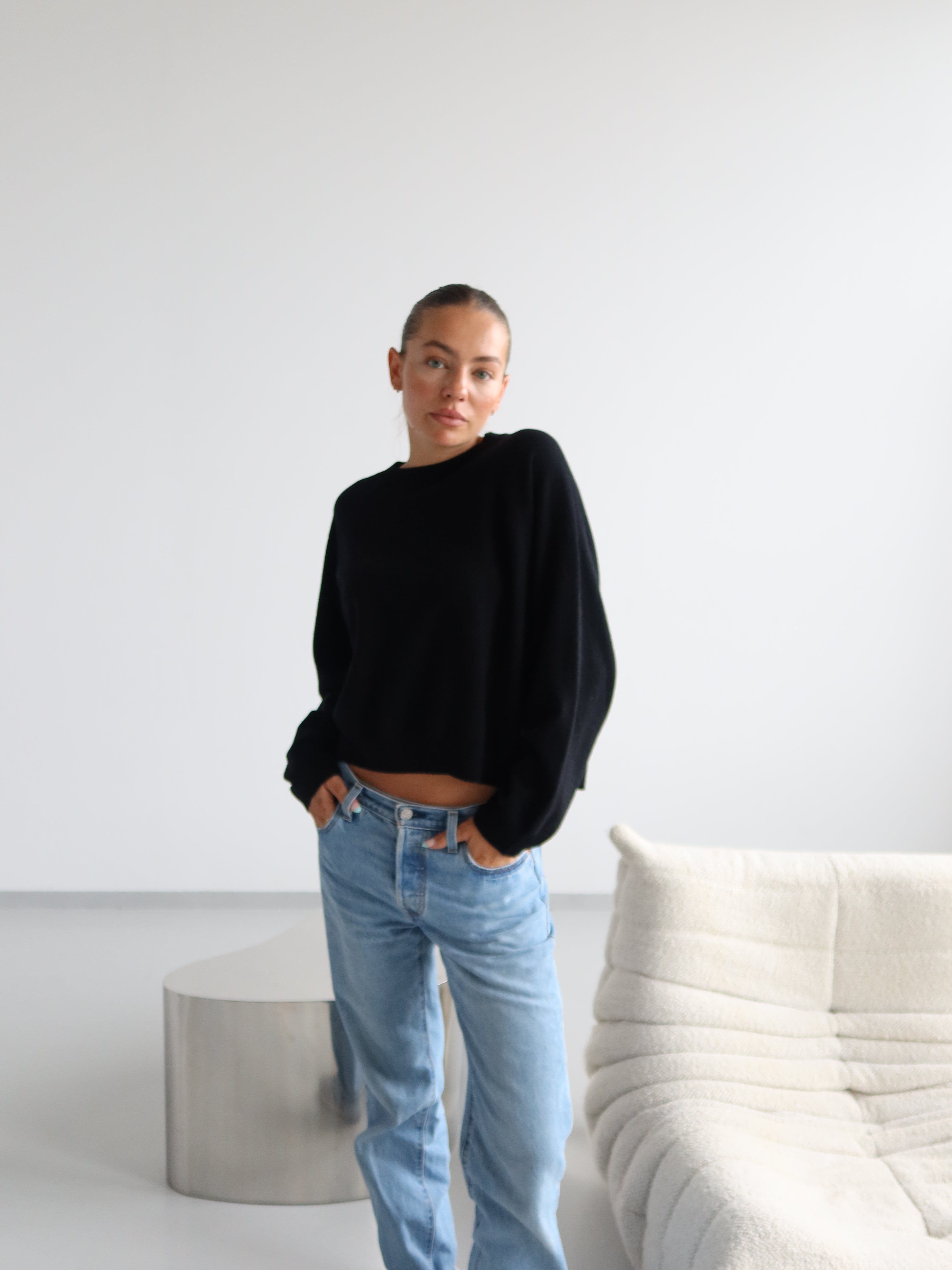 ANNA CREWNECK black
