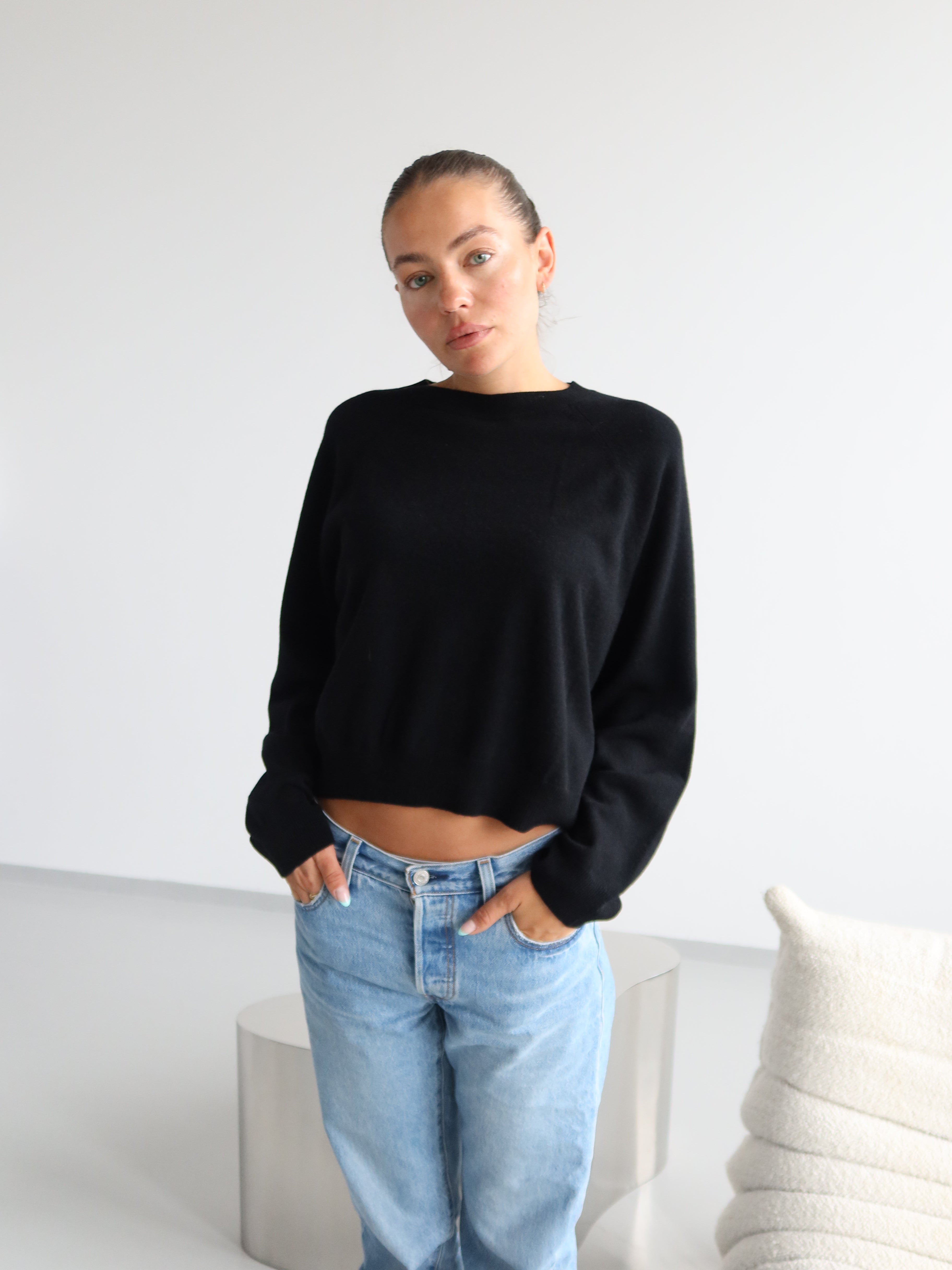 ANNA CREWNECK black
