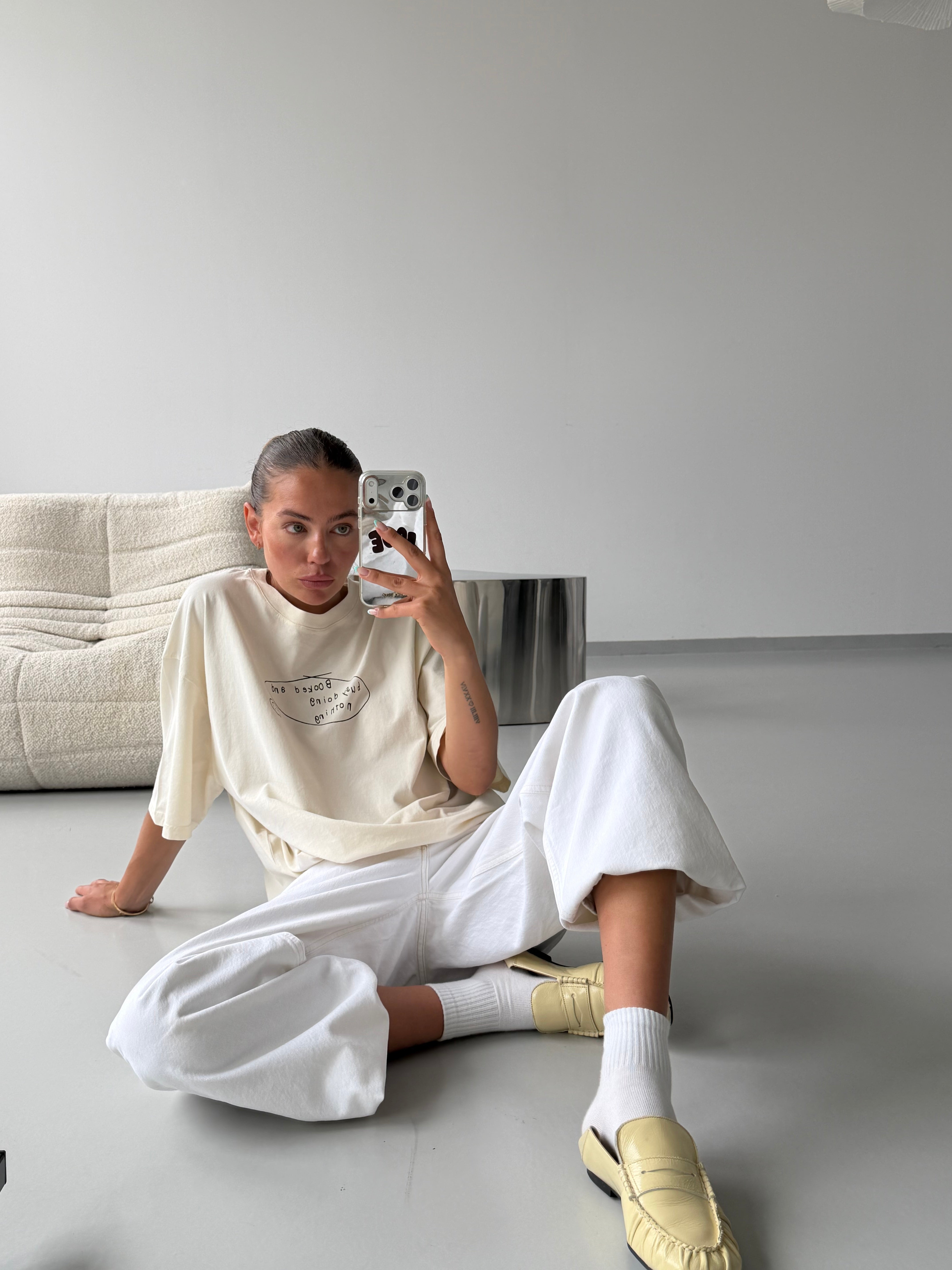 BOOKED & BUSY T-SHIRT OFF WHITE