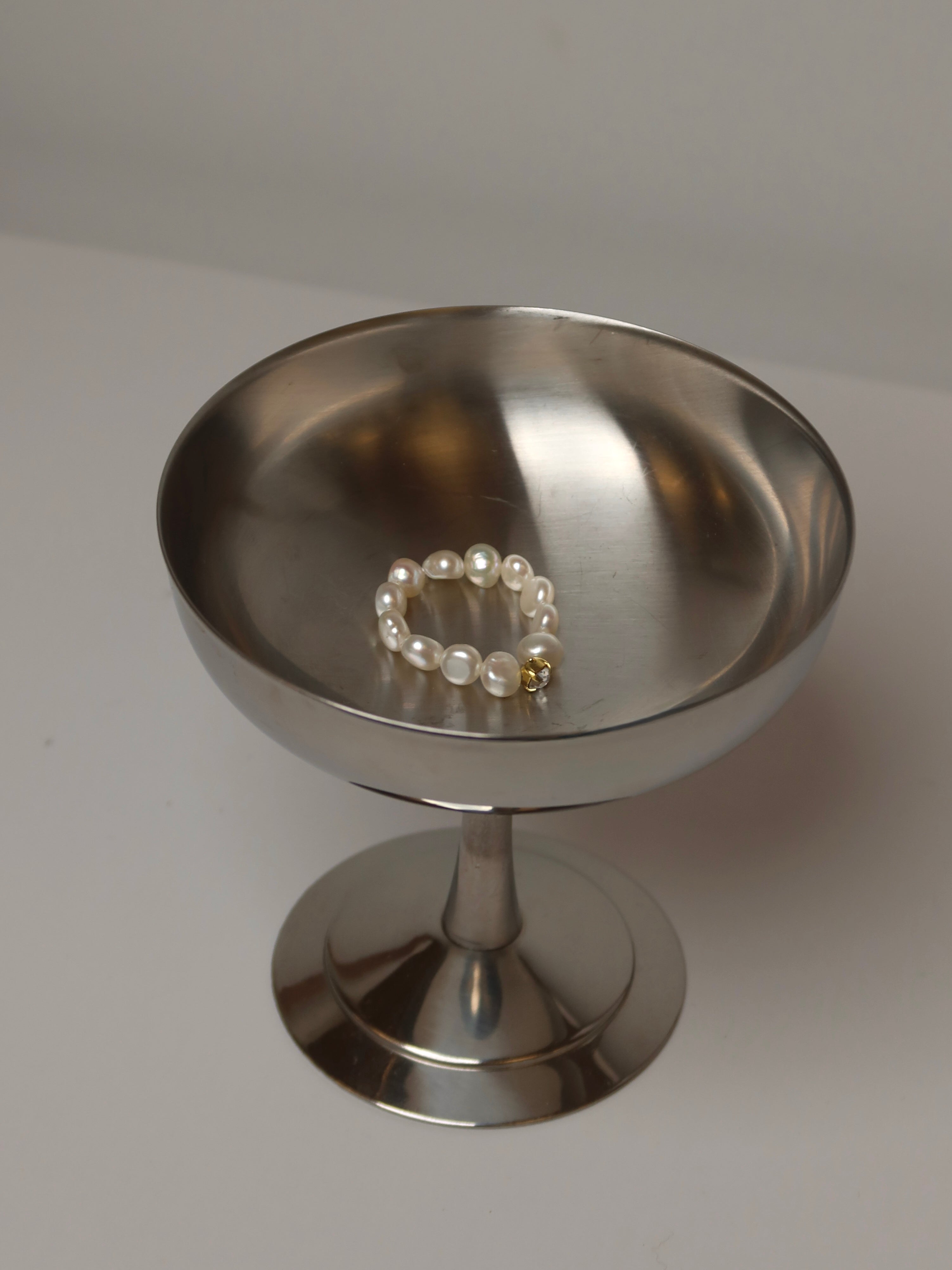 The Ena Pearl Ring 02 (Weißer Stein)