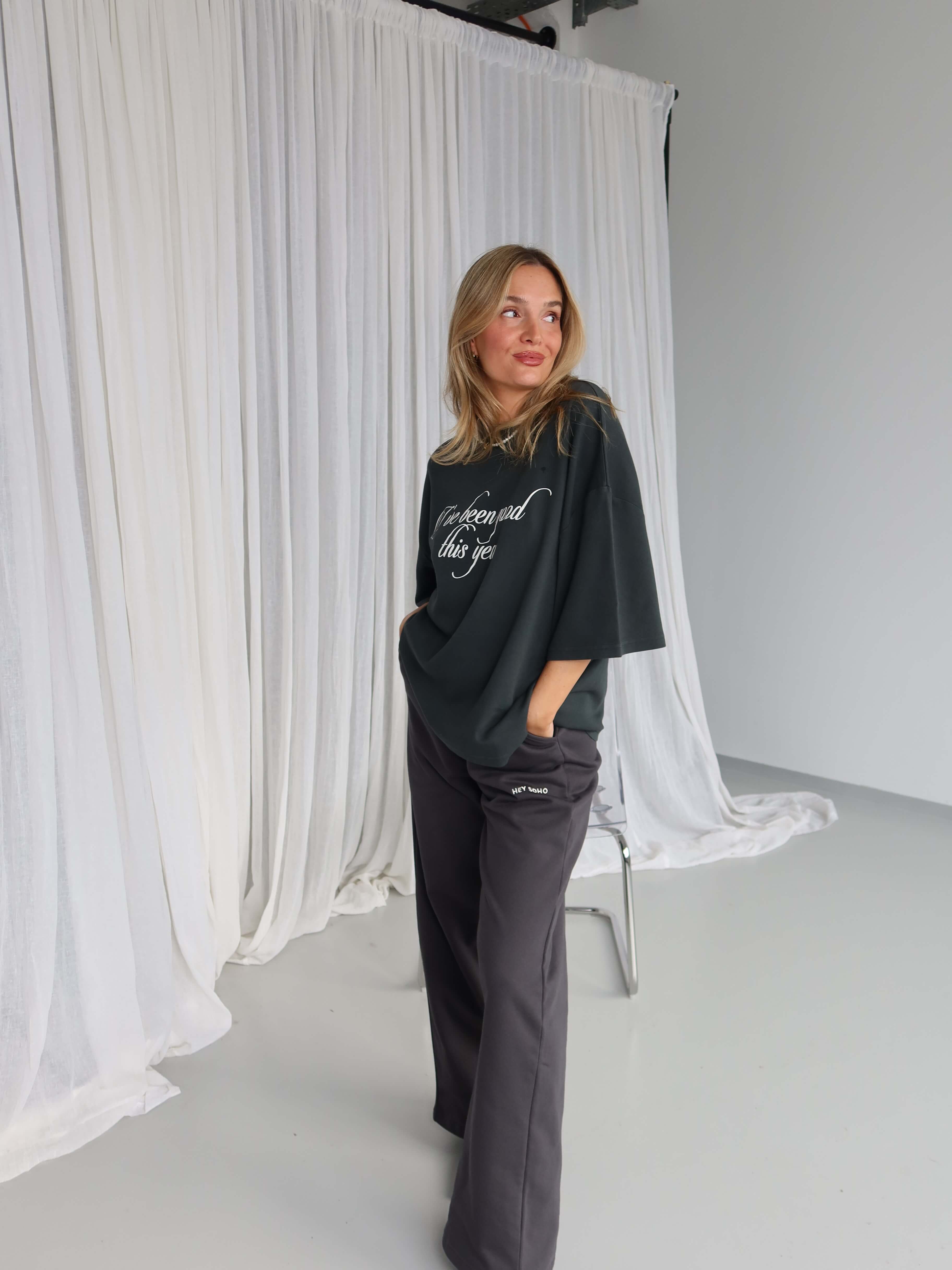 WIDE LEG Sweatpants washed black I offwhite